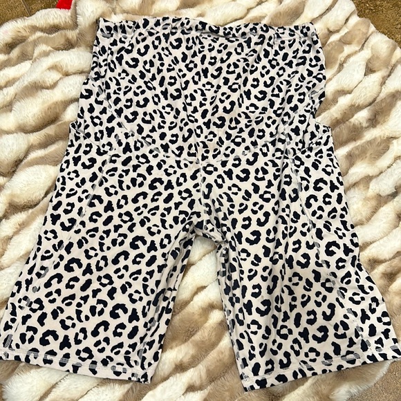 Full panel maternity biker shorts - Picture 2 of 2